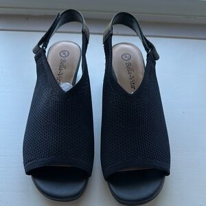 Bella Vita Black Peep-Toe Sandals with Ankle Strap size 10W